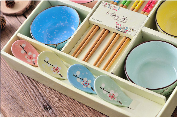 4 Bowls, 4 Pairs of Chopsticks and 4 Spoons Set Mita Osaka Street Market